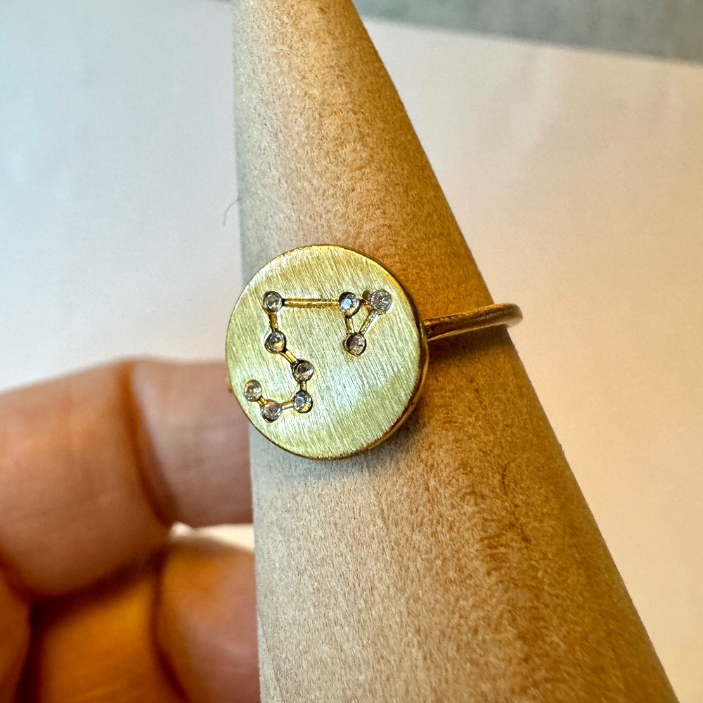 Leo Zodiac Ring, size 6